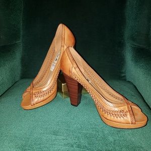 Brown woven American Eagle Sandals